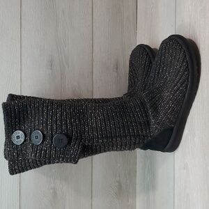 Ugg Australia Women 1876 Sweater Cardi 3 buttons Boots shoes sz 6